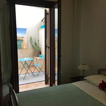 Petali Rosa- Dimora Mare 3* بولينيانو آ ماري